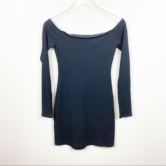 Reformation Dresses & Skirts - REFORMATION | Ribbed Off Shoulder Dress